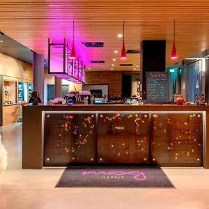 Hotel Moxy Excel
