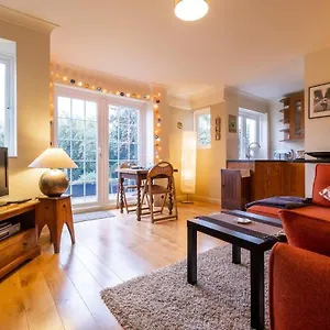  Apartment Host & - Tivoli Garden Flat